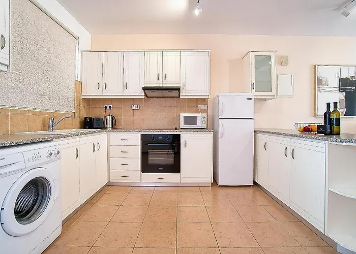 Royal Seacrest F G6 * Paphos